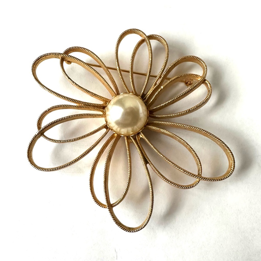 Large Vintage Floral Bow Shape Brooch Pin Faux Pearl In The Center Preowned.